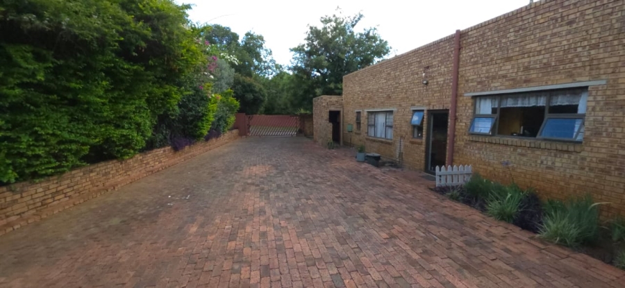 7 Bedroom Property for Sale in Wilkoppies North West